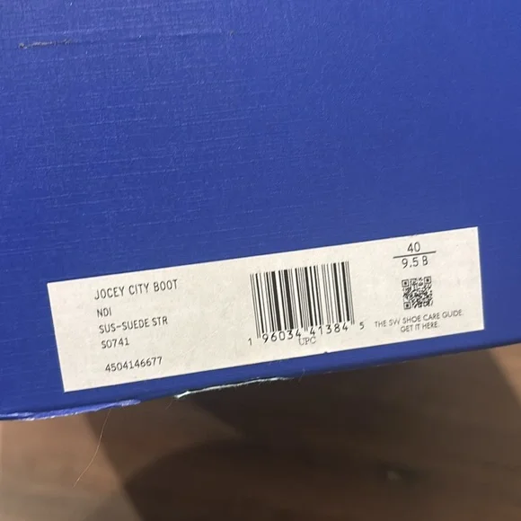 Stuart Weitzman sued boots 9.5 - Picture 4 of 7